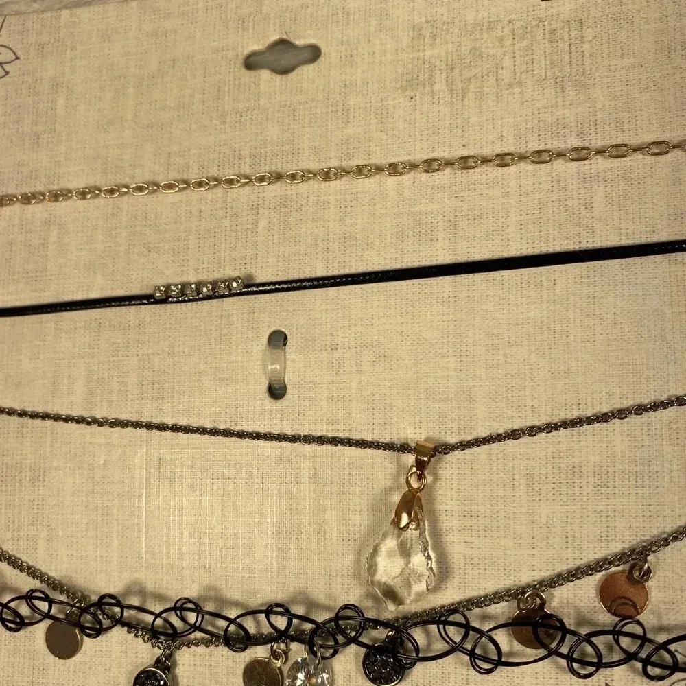 🆕 Mudd Gold, Silver & Black Five Choker Set